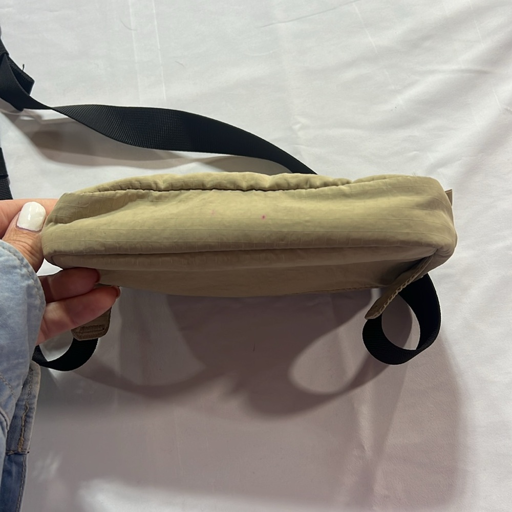 Lululemon MINI belt bag - Picture 4 of 9